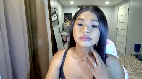 sweetkandy20 online show from August 3, 11:39 am