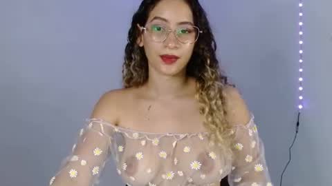 SWEET LATINA online show from August 4, 9:45 pm