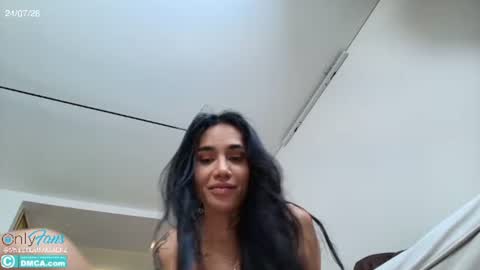 Laura Saenz  Geminis online show from July 25, 7:23 am
