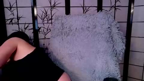 JenJenny online show from August 7, 9:09 am