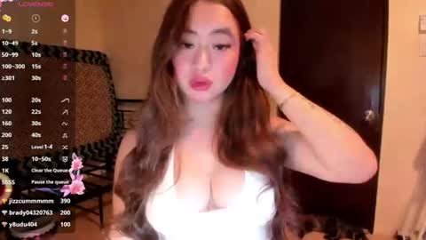 Zoe online show from August 3, 6:37 pm
