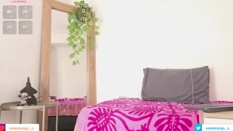 sweetmango_ online show from August 11, 3:25 pm