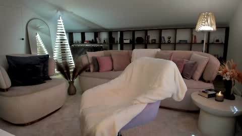 Nicole online show from July 31, 7:36 am