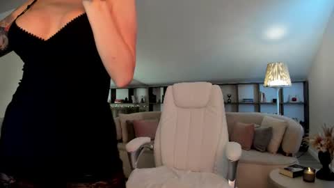 Nicole online show from August 11, 11:12 am