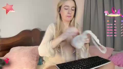 Sweetnina online show from August 1, 1:33 am