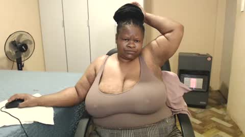 sweetnoziexxx online show from August 7, 6:24 am