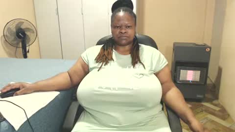 sweetnoziexxx online show from August 12, 4:59 am