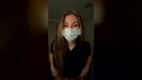 sweetnpetite3 online show from June 17, 4:44 am