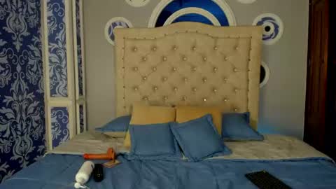 Valen  online show from August 13, 4:48 am