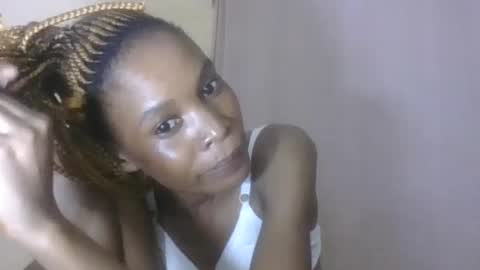 ESTHER online show from August 11, 5:48 pm