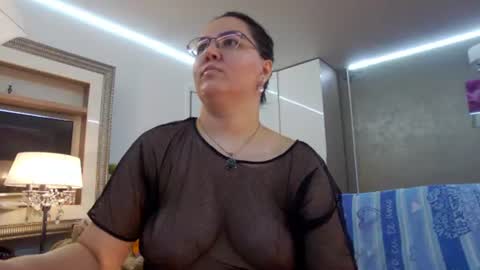 SweetRaisa online show from August 8, 1:00 pm