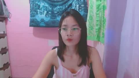 Mia online show from July 19, 6:04 am