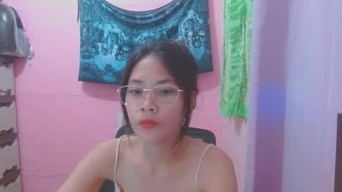 Mia online show from August 8, 8:03 am