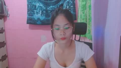 Mia online show from August 11, 5:42 am
