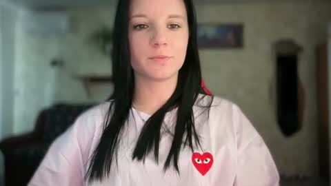 Sweet Shy online show from August 13, 5:43 am