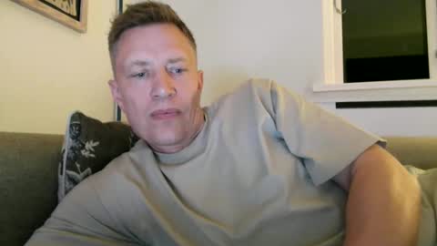sweetsinner83 online show from May 15, 8:53 pm