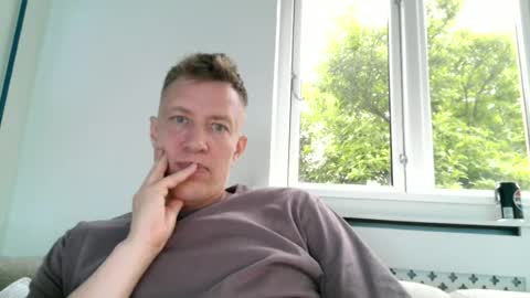 sweetsinner83 online show from June 16, 7:34 pm