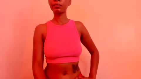 sweettrouble_ online show from August 5, 1:20 pm