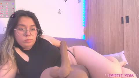 Veronica Independent Model online show from August 11, 5:15 pm