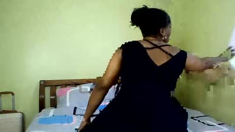 Vee online show from August 7, 1:55 pm