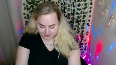 sweetvlada13 online show from May 17, 5:47 pm