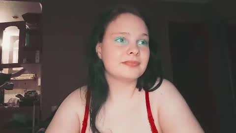 SweetxPiggy online show from August 11, 8:00 pm