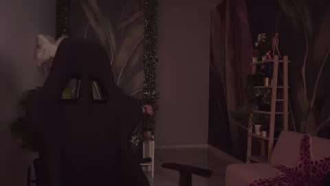Emily online show from August 2, 5:03 am