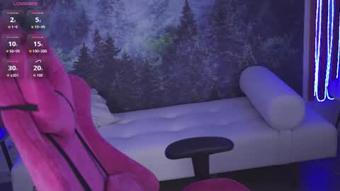 Emily online show from August 4, 5:10 pm