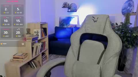 Emily online show from August 7, 4:07 pm