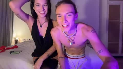 Kate and Sammy online show from August 3, 2:24 pm