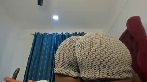 sweety_shawtys online show from August 12, 1:57 pm