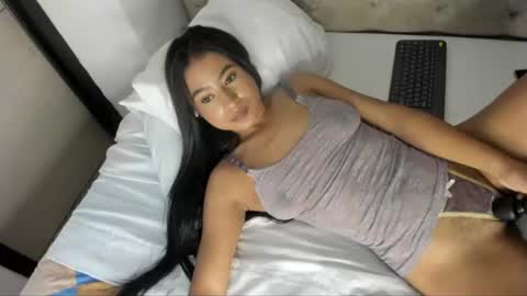 yaya online show from August 23, 2:13 pm