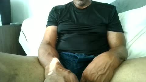 swimmerbod2495 online show from June 21, 8:10 pm