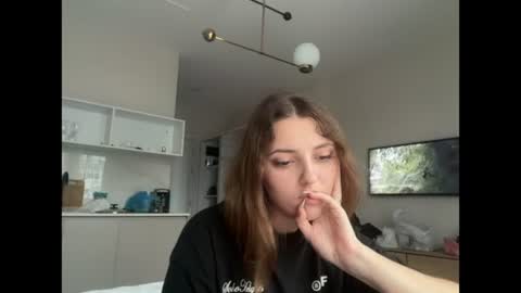 Sylvia online show from July 30, 3:08 pm