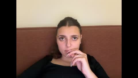 Sylvia online show from August 6, 5:23 pm