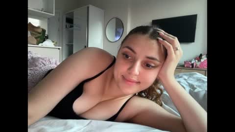 Sylvia online show from August 11, 4:09 pm