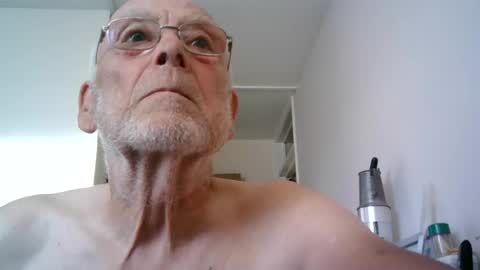 James online show from August 4, 6:38 pm