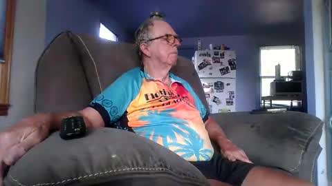 tacrunner66_ online show from August 3, 9:33 pm