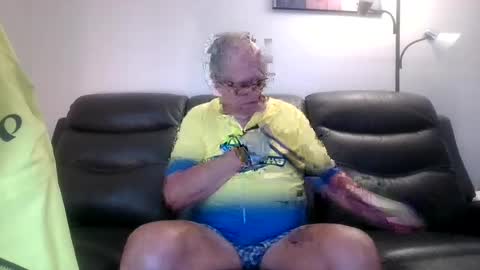 tacrunner66_ online show from August 7, 1:33 pm