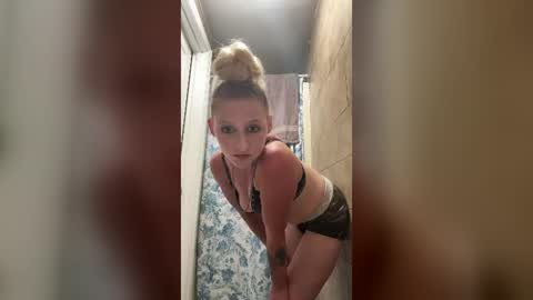 tailormepapi online show from August 14, 10:57 pm
