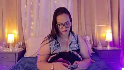 tali  online show from July 22, 9:39 pm