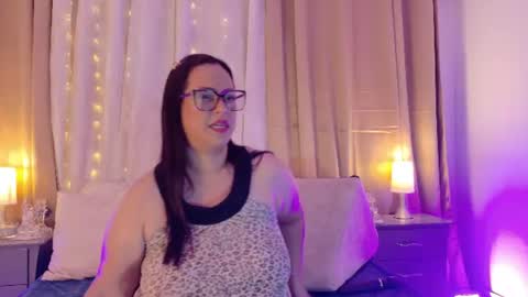 tali  online show from July 31, 8:14 pm