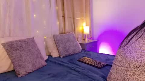 tali  online show from July 31, 11:32 pm