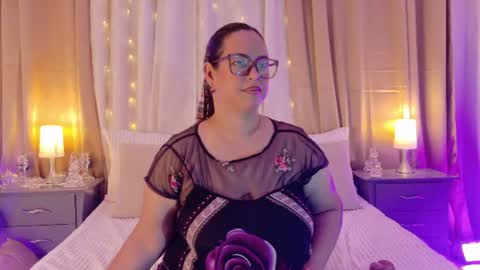 tali  online show from August 6, 10:20 pm