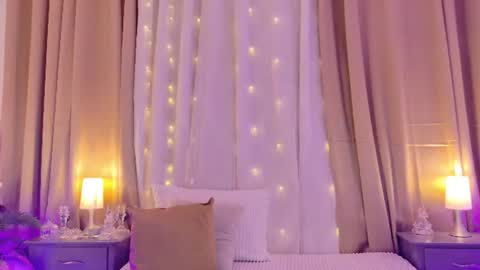 tali  online show from August 8, 3:12 pm