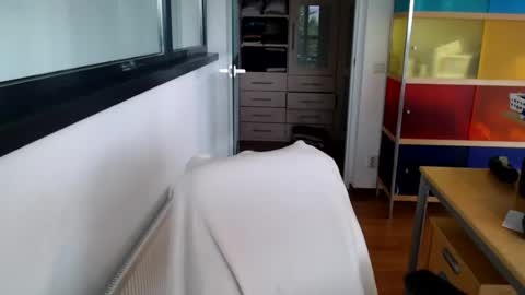 Tall Dutch guy online show from July 23, 9:00 am