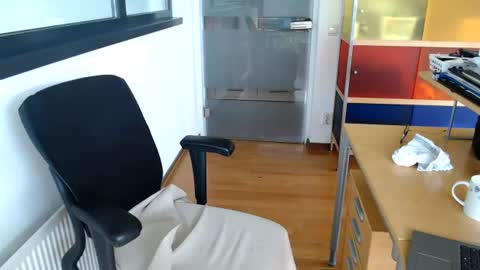 Tall Dutch guy online show from July 27, 8:42 am