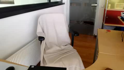 Tall Dutch guy online show from August 5, 9:07 am