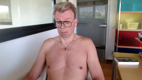 Tall Dutch guy online show from August 12, 8:49 am