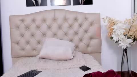 Hi im sara online show from July 25, 5:06 pm